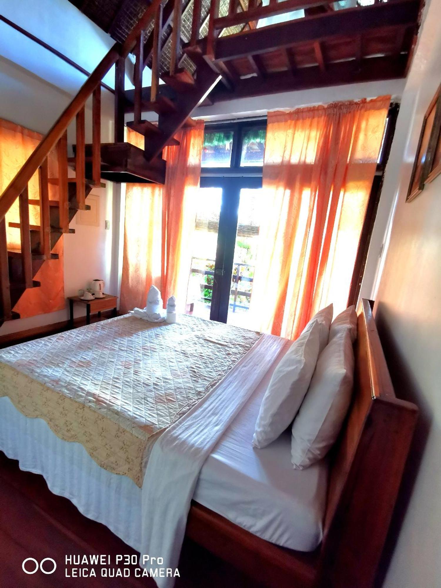 Latitude 10 Siargao Villa General Luna  Room photo